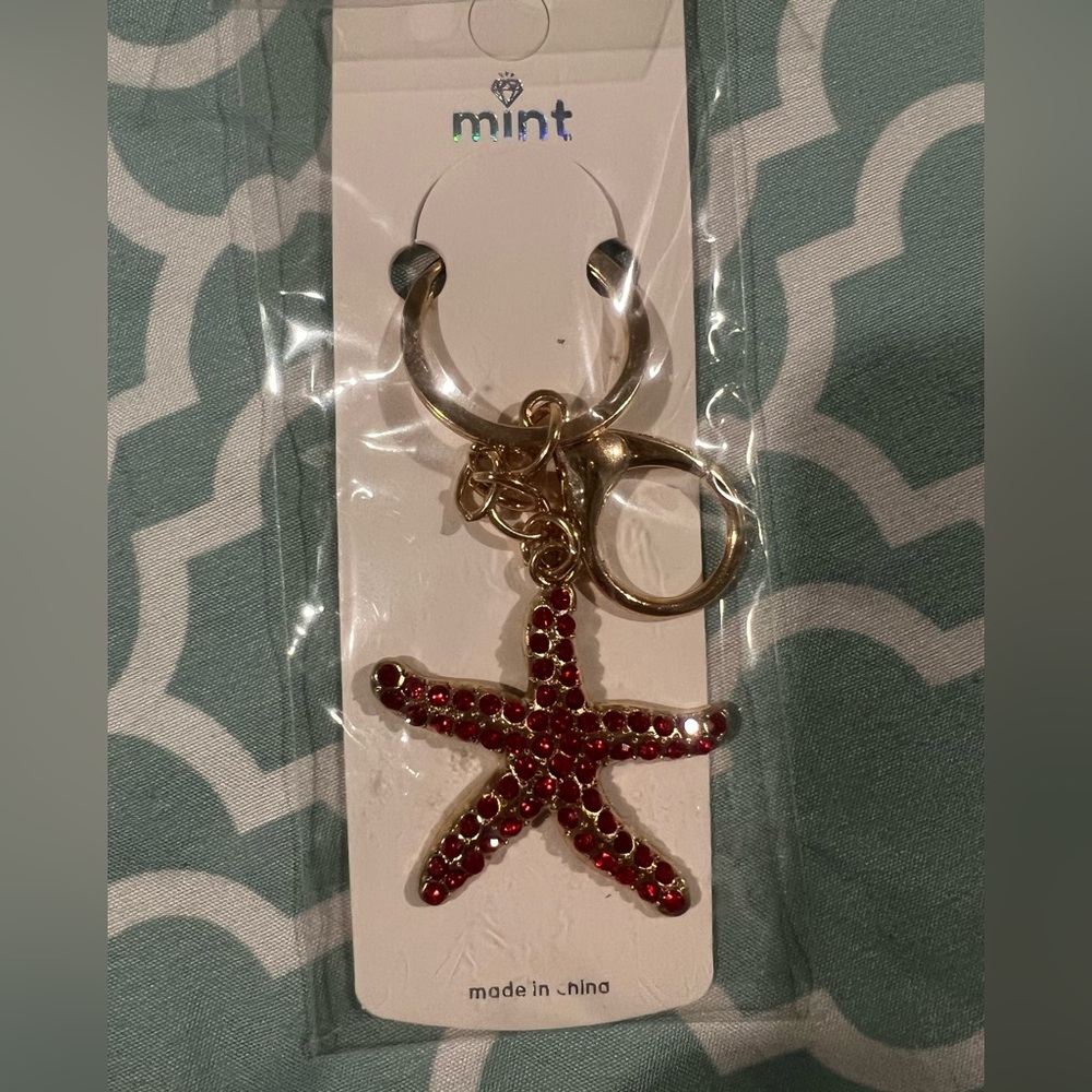 Sparkly Red Rhinestone Starfish Keychain/Charm - Picture 4 of 4